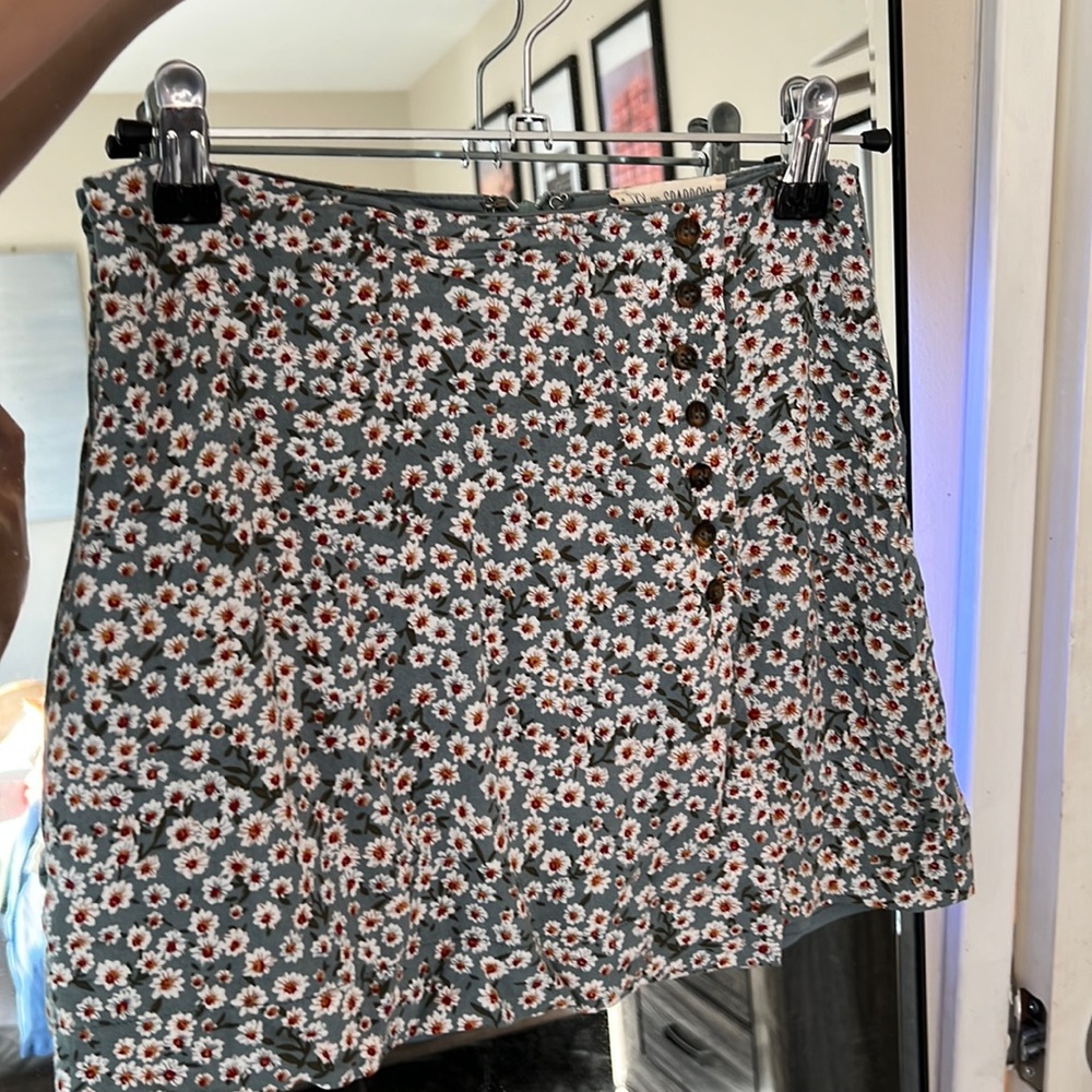 Blue floral mini skirt - Picture 2 of 5